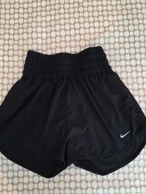 Nike Black Women's Elastic-Waist Athletic Shorts with Swoosh